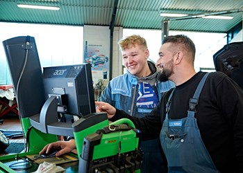 DRINGEND ! Zweiradmechaniker / KFZ-Mechatroniker per sofort gesucht !