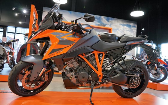 KTM 1290 Super Duke GT 2022 - Bild 2
