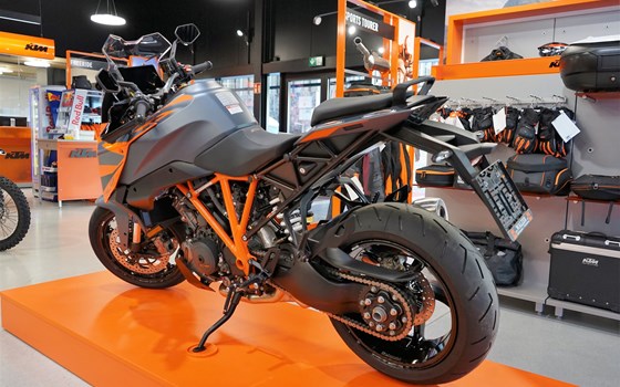 KTM 1290 Super Duke GT 2022 - Bild 3