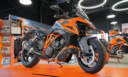KTM 1290 Super Duke GT 2022