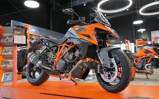 KTM 1290 Super Duke GT 2022 - Bild 1