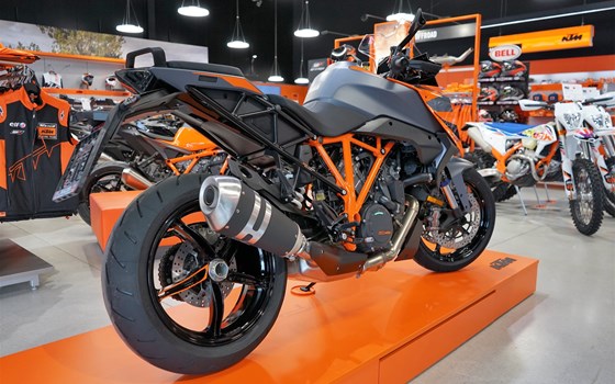 KTM 1290 Super Duke GT 2022 - Bild 9