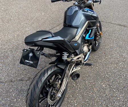 Zontes 125 U Streetfighter mit BC Heckumbau