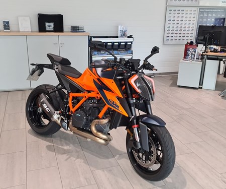 Umbauarbeiten an der KTM 1290 Super Duke R