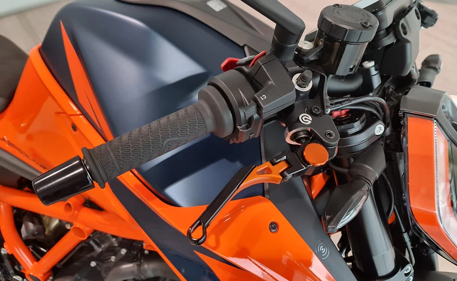 Umbauarbeiten an der KTM 1290 Super Duke R Bild 5: Umbauarbeiten an der KTM 1290 Super Duke R