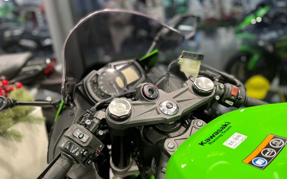 Kawasaki Ninja ZX6R - Bild 2