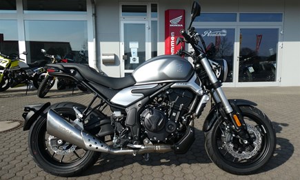 Voge 500 AC eingetroffen !