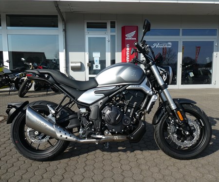 Voge 500 AC eingetroffen !