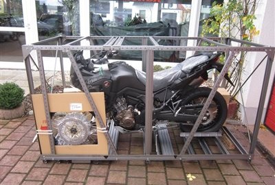 Die ersten  Africa Twin beim Team Schlieter sind da !!!  (bitte nicht weitersagen)                Der Reisebericht, ein Jahr mit der AT durch Südamerika! 