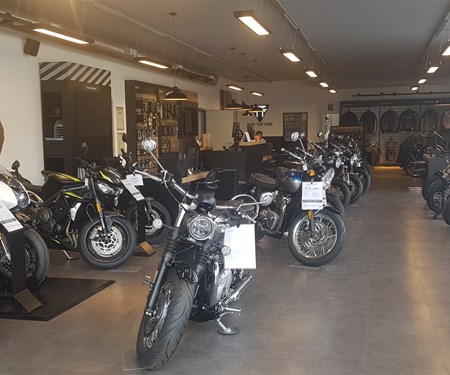 Triumph Black World Triumph Black World