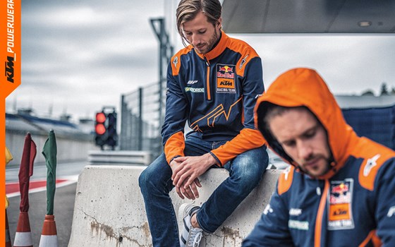 Die neueste KTM REPLICA TEAM WEAR COLLECTION jetzt bei KTM Walzer - Bild 2 Die neueste KTM REPLICA TEAM WEAR COLLECTION jetzt bei KTM Walzer - Bild 2