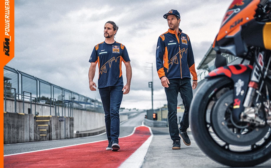Die neueste KTM REPLICA TEAM WEAR COLLECTION jetzt bei KTM Walzer Bild 1: Die neueste KTM REPLICA TEAM WEAR COLLECTION jetzt bei KTM Walzer