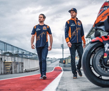 Die neueste KTM REPLICA TEAM WEAR COLLECTION jetzt bei KTM Walzer Die neueste KTM REPLICA TEAM WEAR COLLECTION jetzt bei KTM Walzer