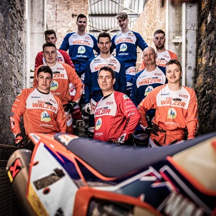 Das Team KTM und GASGAS Walzer startet mit geballter Power in die Rennsaison 2022! 
Das Team KTM und GASGAS Walzer startet mit geballter Power in die Rennsaison 2022!
Das Teamfahrer Line-Up kann sich dieses  ... Weiter >>