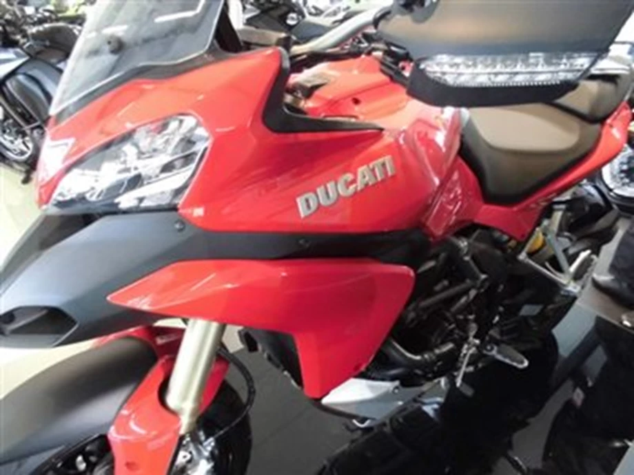 Die neue Multistrada 1200. Pure Reiselust ab 149 Euro monatlich. Bild 9: Die neue Multistrada 1200. Pure Reiselust ab 149 Euro monatlich.