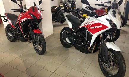 Mit der neuen wunderschönen Moto Morini X-Cape 650 in den Sommer starten. Gern auch mit A2 Führerschein lieferbar!