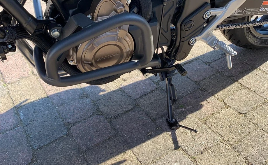HONDA CB500F Modell 2022 mit Tieferlegung und Motorschutzbügeln Bild 5: HONDA CB500F Modell 2022 mit Tieferlegung und Motorschutzbügeln