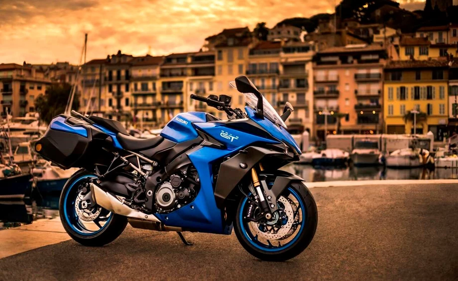 Suzuki Roadshow bei Louis in Kassel 21.05.2022 Bild 7: Suzuki Roadshow bei Louis in Kassel 21.05.2022