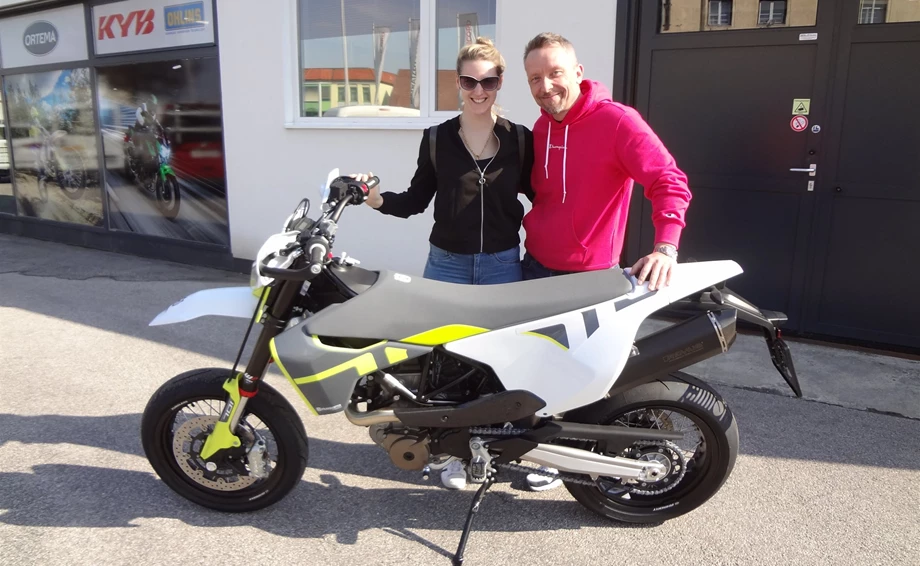 701 Supermoto  startklar!! Bild 1: 701 Supermoto  startklar!!