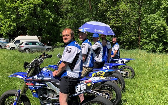 Yamaha Helten Supermoto Team Top in Pisek - Bild 3 Yamaha Helten Supermoto Team Top in Pisek - Bild 3