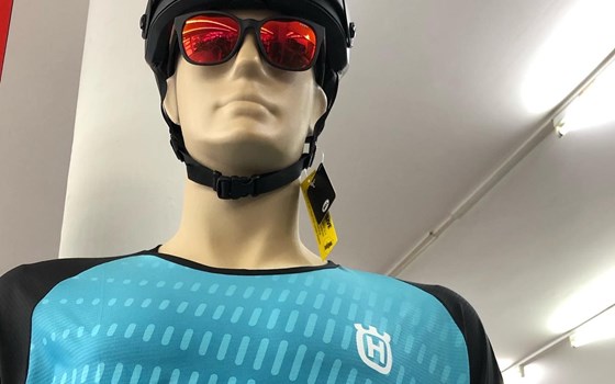 HUSQVARNA UND GAS GAS Bike-Bekleidung….  - Bild 8