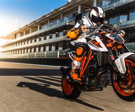 Super Duke in liebevolle Hände abzugeben