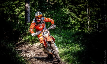 Dust, Struggle & Glory beim Enduro ÖM Rennen in Türnitz.
