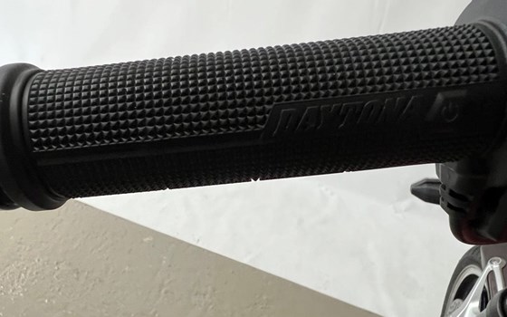 Frisch eingetroffen: Kawasaki Z900RS gebraucht - Bild 7