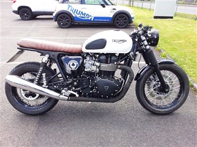 Triumph Köln baut die etwas andere Thuxton ACE CAFE - Bild 3