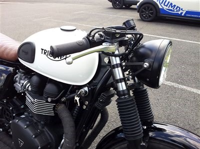 Triumph Köln baut die etwas andere Thuxton ACE CAFE - Bild 5