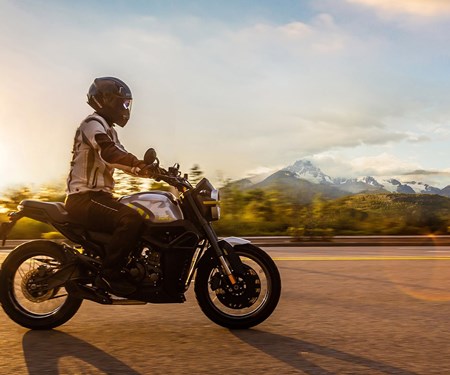 Brandneu Zontes 125 GK mit 15 PS, ABS, Keyless und Speichen