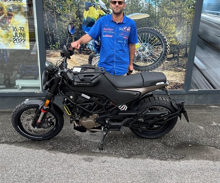 Svartpilen 125 on the Road! Svartpilen 125 on the Road!