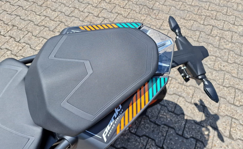 Absolute Hingucker - Grafik Kits von KTM Bild 3: Absolute Hingucker - Grafik Kits von KTM