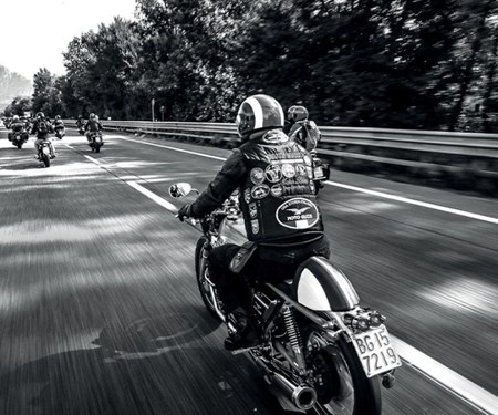 DAS HUNDERTJÄHRIGE BESTEHEN VON MOTOGUZZI WIRD IM SEPTEMBER 2022 STILVOLL GEFEIERT.  DAS HUNDERTJÄHRIGE BESTEHEN VON MOTOGUZZI WIRD IM SEPTEMBER 2022 STILVOLL GEFEIERT.