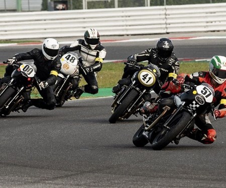 AND THEY’RE OFF! THE 2020 MOTO GUZZI FAST ENDURANCE TROPHY LINES UP AT VALLELUNGA  AND THEY’RE OFF! THE 2020 MOTO GUZZI FAST ENDURANCE TROPHY LINES UP AT VALLELUNGA