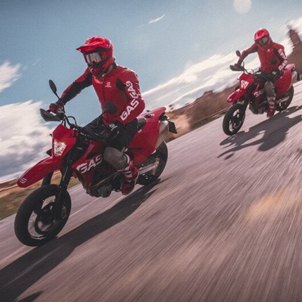 GAS GAS Supermoto SM 700 
Jetzt die neue GAS GAS SM 700 Supermoto zum Sommerpreis von nur 11.799,-
Schnell zugreifen..... Weiter >>