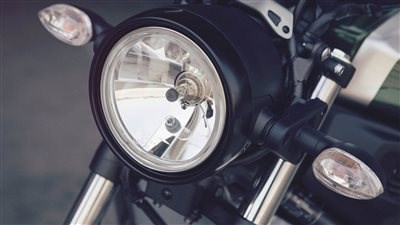 YAMAHA XSR700 - Yamaha's "Faster Sons"