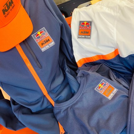 Damenmode bei KTM Motobike! Alles rund um die Dame für heiße oder auch für kühlere Tage! Vorankündigung: Ab Montag, 08. August geniessen wir unseren Betriebsurlaub und sind ab Dienstag, 16. August wieder für Sie da! :-) 