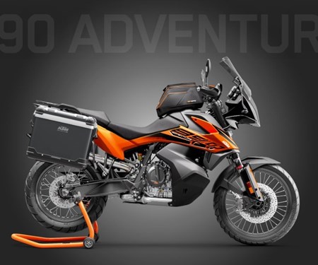 Frisch eingetroffen: KTM 890 Adventure mit zahlreichem Zubehör