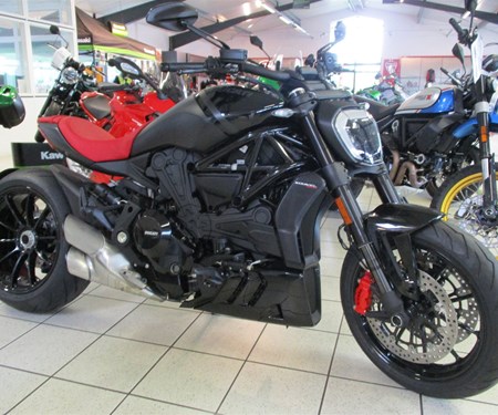 DUCATI XDIAVEL NERA - POLTRONA FRAU NR. 72/500 - LIMITED