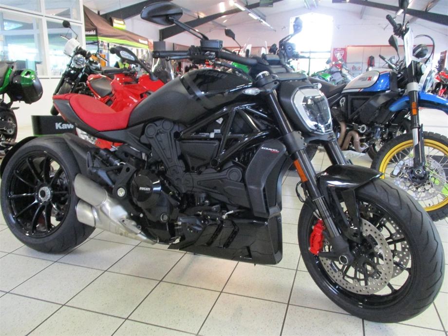 DUCATI XDIAVEL NERA - POLTRONA FRAU NR. 72/500 - LIMITED Bild 1: DUCATI XDIAVEL NERA - POLTRONA FRAU NR. 72/500 - LIMITED