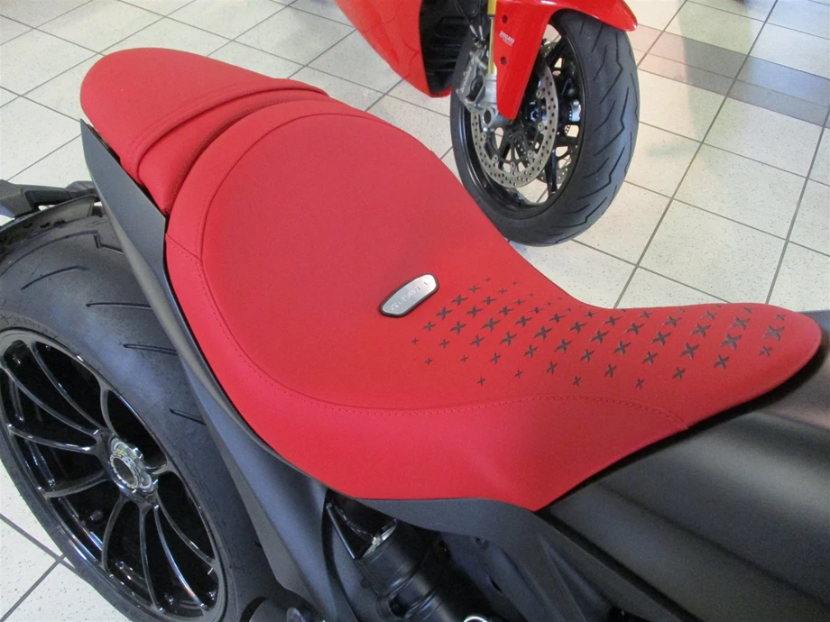 DUCATI XDIAVEL NERA - POLTRONA FRAU NR. 72/500 - LIMITED Bild 2: DUCATI XDIAVEL NERA - POLTRONA FRAU NR. 72/500 - LIMITED