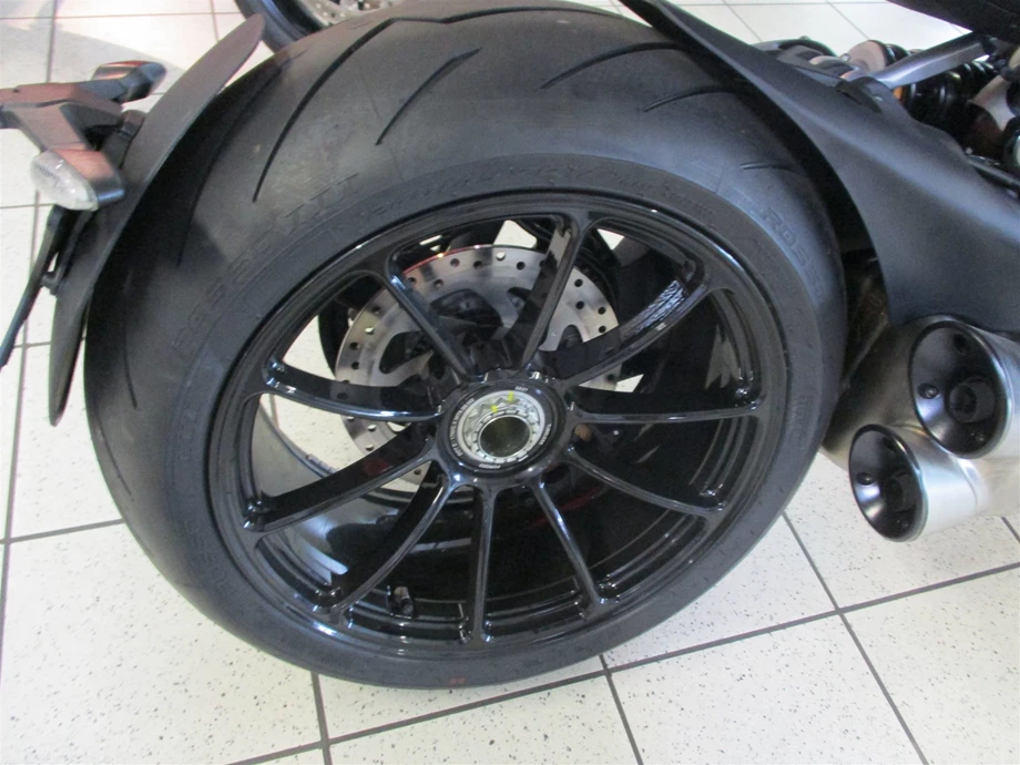 DUCATI XDIAVEL NERA - POLTRONA FRAU NR. 72/500 - LIMITED Bild 6: DUCATI XDIAVEL NERA - POLTRONA FRAU NR. 72/500 - LIMITED