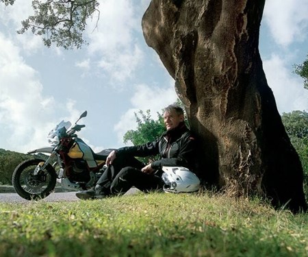 ZWISCHEN HIMMEL UND ERDE ZWISCHEN HIMMEL UND ERDE