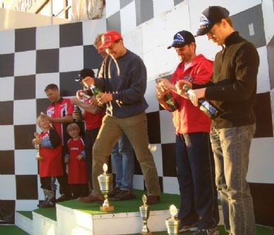 SIEG beim 1. Langstrecken-Rennen von MUNDL JETSCHKO auf den neuen Battlax-Slicks