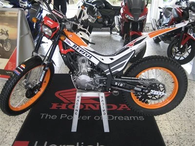 Honda Semmler - Montesa COTA 4RT Bild 2: Honda Semmler - Montesa COTA 4RT