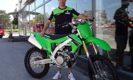Erste Kawasaki KX 450 der Modellreihe 2023 übergeben!