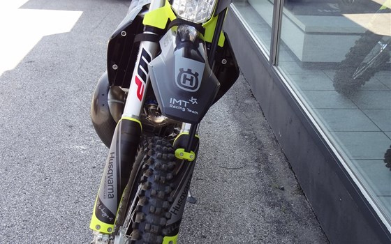 Husqvarna Enduro neu gestylt! - Bild 3 Husqvarna Enduro neu gestylt! - Bild 3