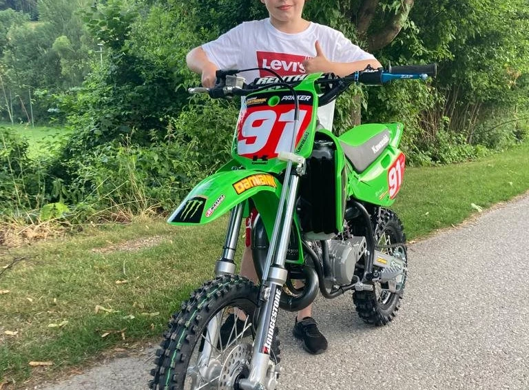 Übergabe einer neuen Kawasaki KX 65! Bild 1: Übergabe einer neuen Kawasaki KX 65!