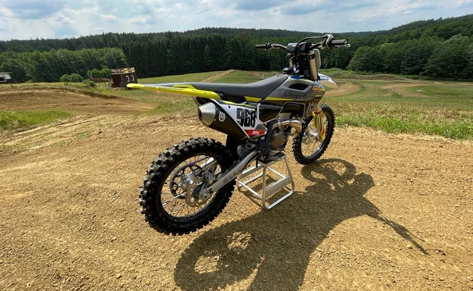 Husqvarna FC 350 / 2023 mit neuen Design Bild 2: Husqvarna FC 350 / 2023 mit neuen Design